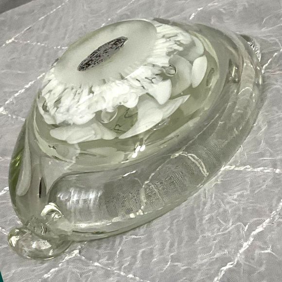 Vtg St Clair Glass Paperweight Ashtray White Trumpet Flowers Controlled Bubbles - Picture 10 of 16